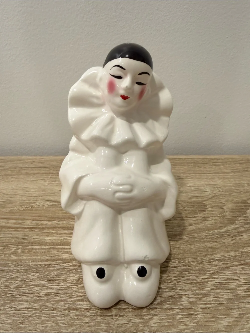 Vtg Ceramic Pierrot Clown Figurine 1980s Retro White Mime Harlequin Statue AS IS